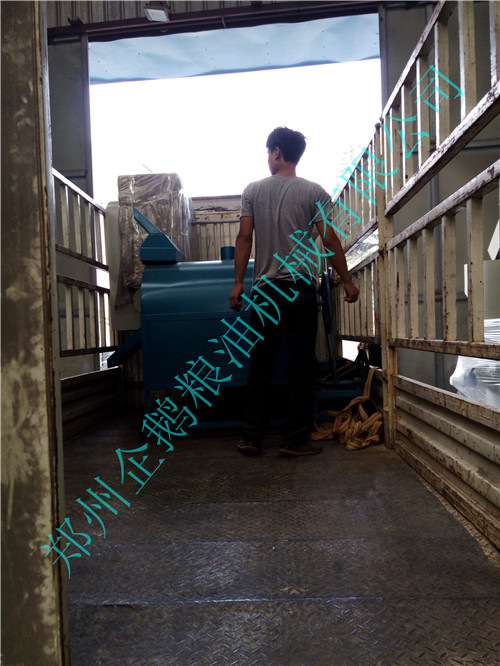 湖南益陽客戶100型榨油機設備發(fā)貨(圖2)