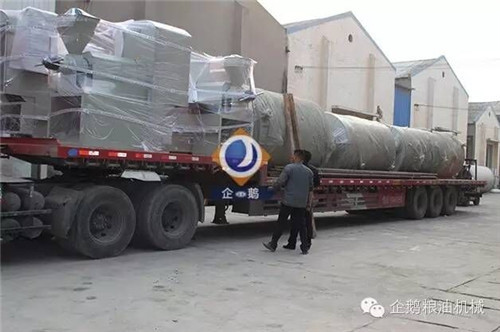 廣西客戶花生油成套設(shè)備發(fā)貨現(xiàn)場(圖1)