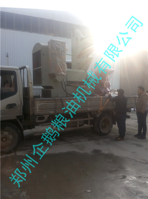 平頂山客戶(hù)130型螺旋榨油機(jī)設(shè)備今發(fā)貨(圖2)